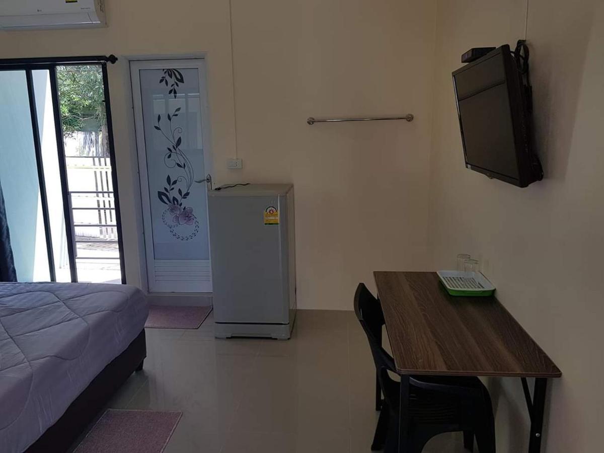Room62 Lom Sak Bagian luar foto
